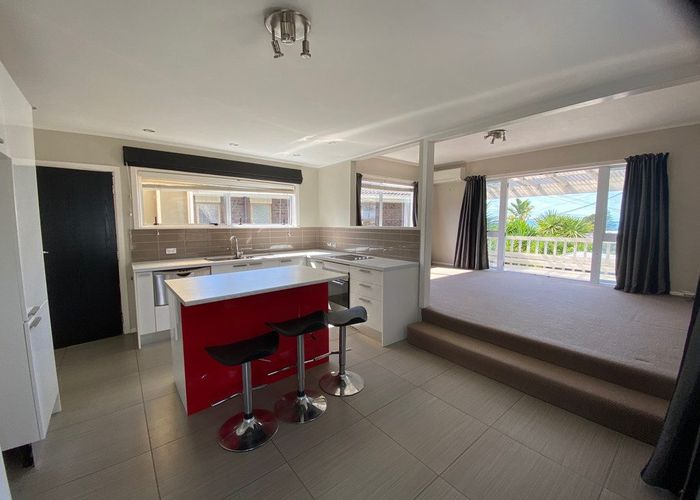  at 3/2 Rewi Street, Torbay, North Shore City, Auckland