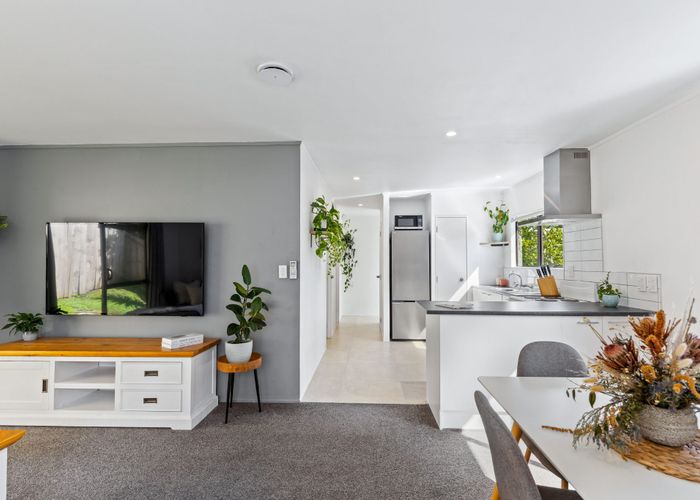  at 3/6 Makora Road, Massey, Waitakere City, Auckland