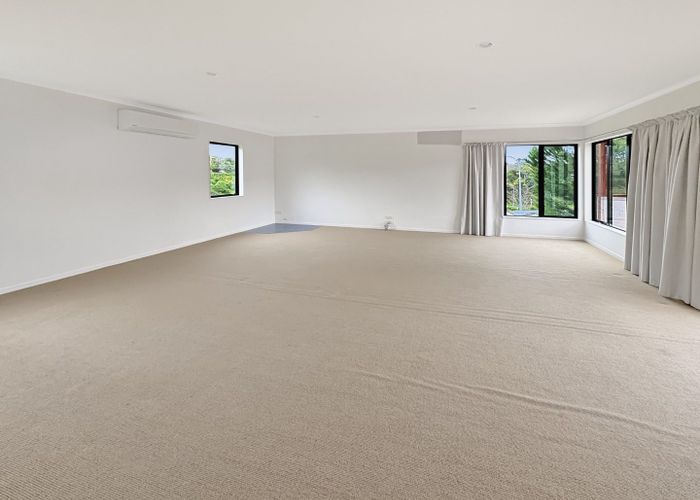  at 8 Ruapehu Drive, Fitzherbert, Palmerston North, Manawatu / Whanganui