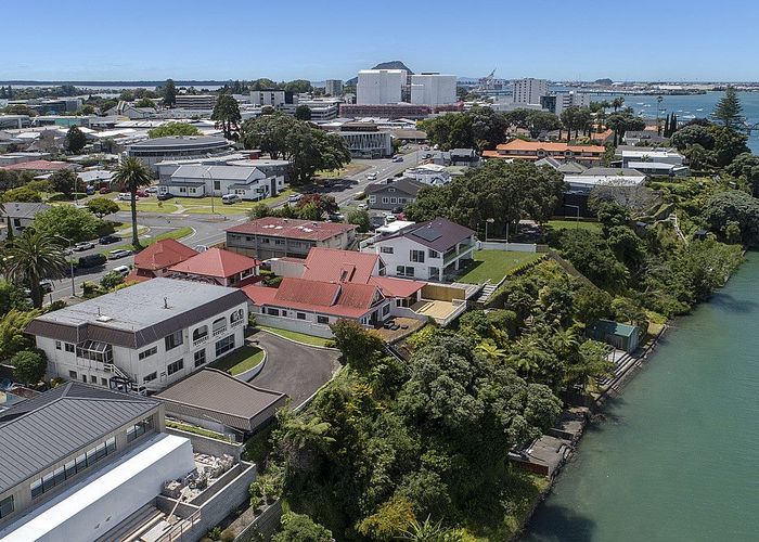  at 232 Devonport Road, Tauranga, Tauranga