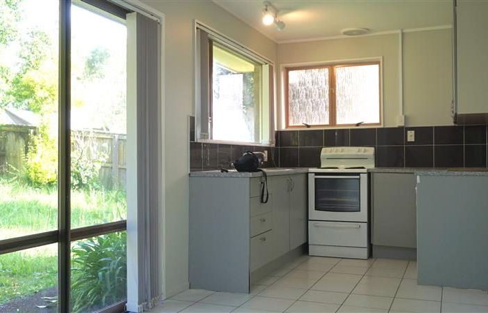  at 3/38 Ballater Place, Highland Park, Manukau City, Auckland