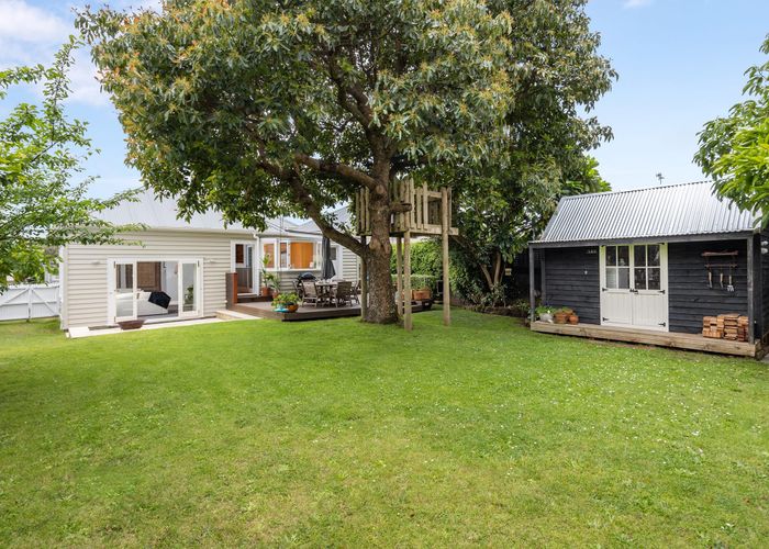  at 17 Parrish Road, Sandringham, Auckland