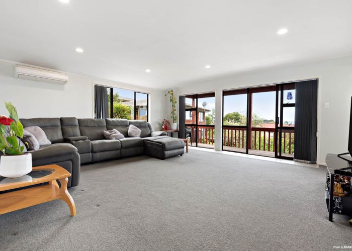  at 2/4219 Great North Road, Glendene, Auckland