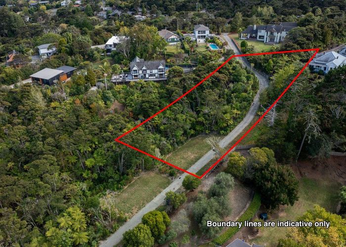  at 5 A, B, C Chatham Avenue, Paremoremo, North Shore City, Auckland