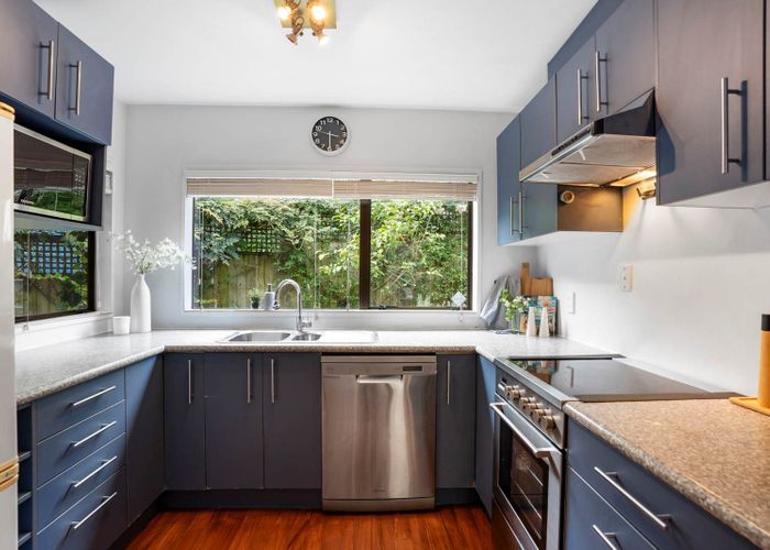  at 2/23 Hellyers Street, Birkdale, North Shore City, Auckland