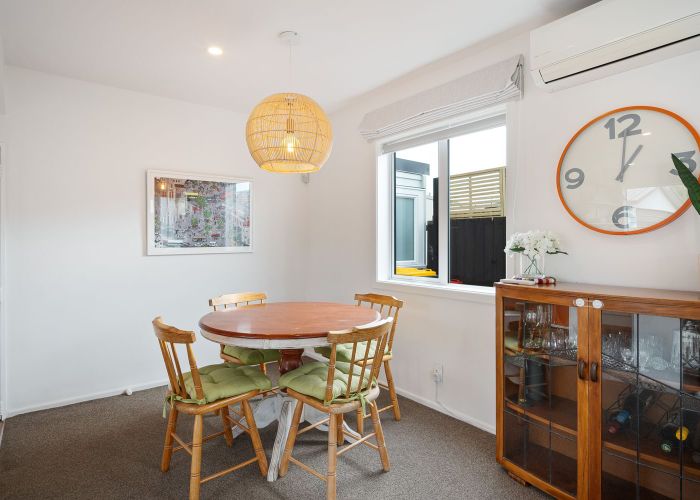  at 2/194 Hastings Street East, Waltham, Christchurch