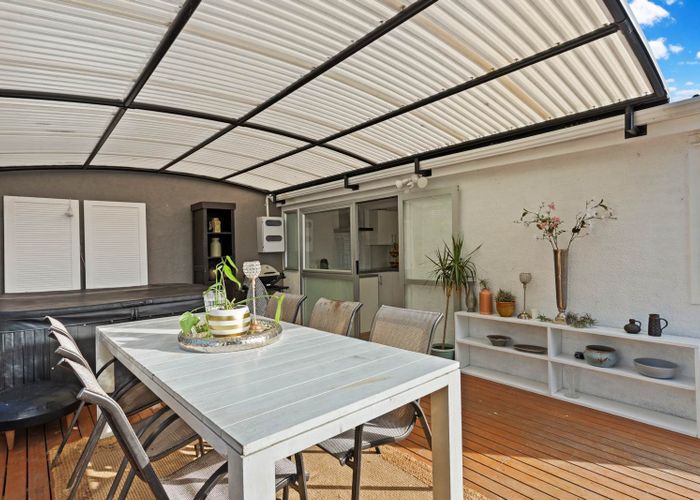  at 9 Rangeview Road, Sunnyvale, Waitakere City, Auckland