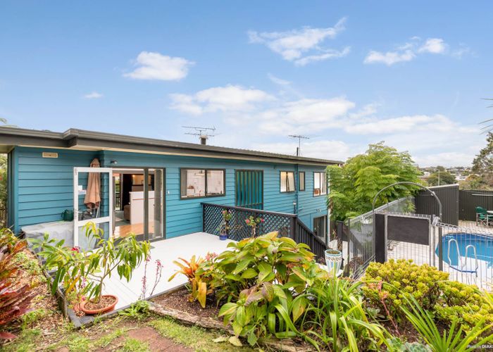  at 4 Stephen Lysnar Place, Hillsborough, Auckland