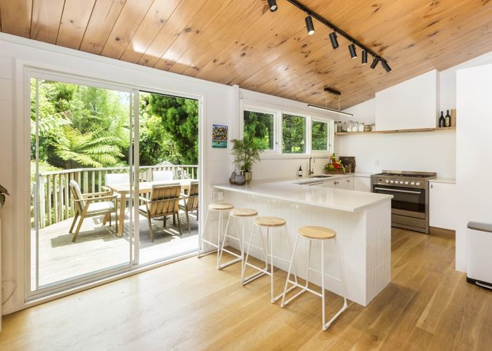  at 35 Chatsworth Road, Silverstream, Upper Hutt