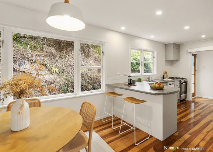  at 17 Beach Street, Island Bay, Wellington