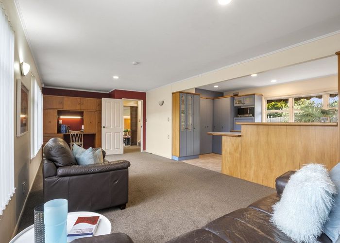  at 2/59 Hillsborough Road, Mount Roskill, Auckland