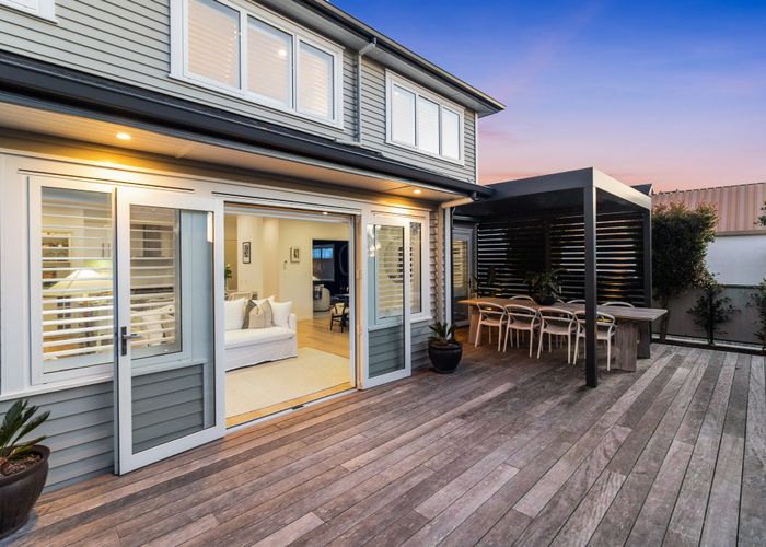  at 27 St Michaels Avenue, Point Chevalier, Auckland City, Auckland