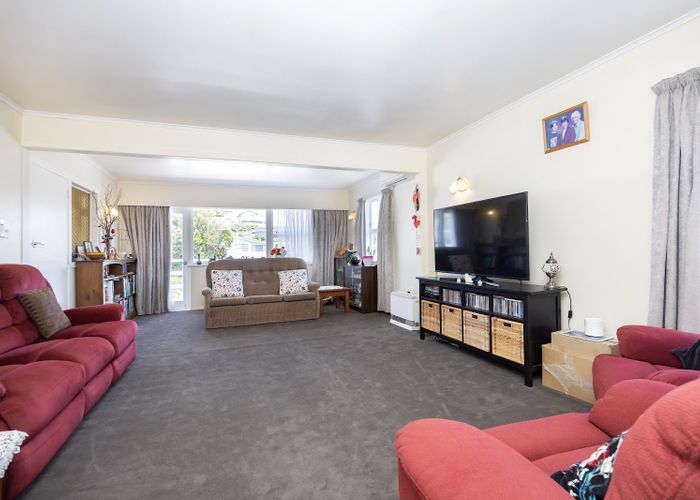  at 27 Mason Street, New Lynn, Waitakere City, Auckland