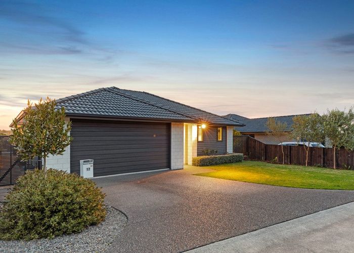  at 17 Waterside Drive, Pyes Pa, Tauranga