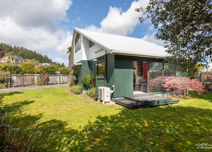  at 14A Mangaroa Hill Rd, Maoribank, Upper Hutt