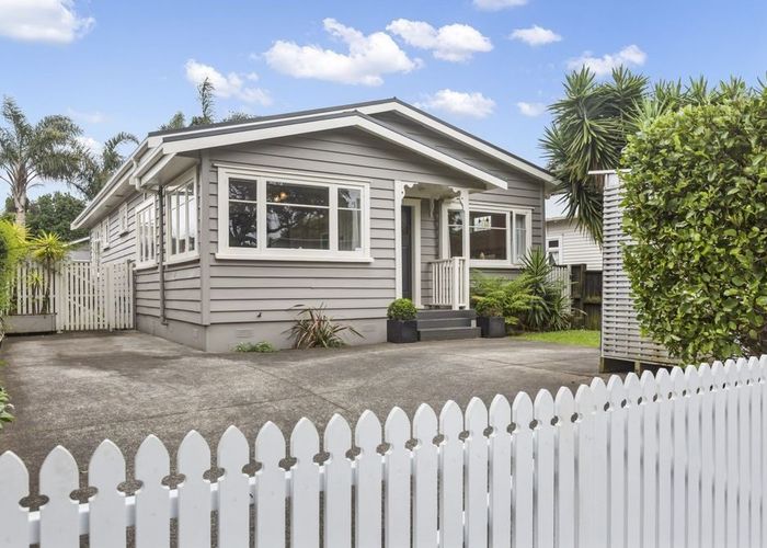  at 100 Grey Street, Onehunga, Auckland