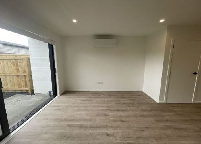  at 15/12 Tawa Road, Te Atatu Peninsula, Waitakere City, Auckland