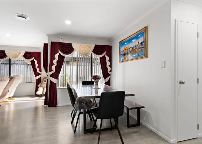  at 38 Stellata Court, Randwick Park, Manukau City, Auckland