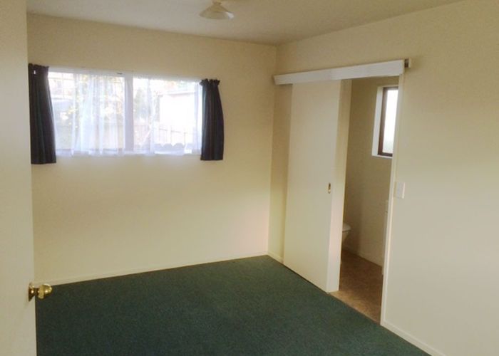  at 4/16 St Leonards Road, Kelston, Waitakere City, Auckland