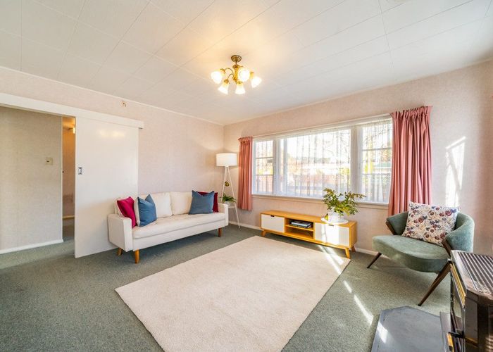  at 4 Heretaunga Square, Silverstream, Upper Hutt, Wellington