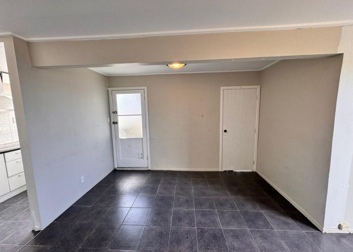  at 2/139 Donovan Street, Blockhouse Bay, Auckland City, Auckland