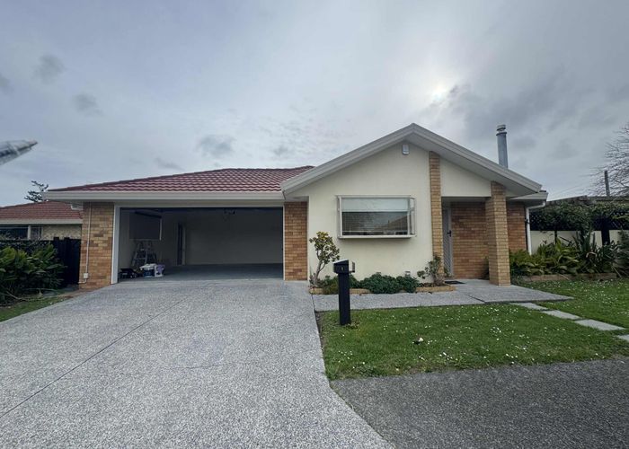  at 1 Swanson Oaks, Swanson, Auckland