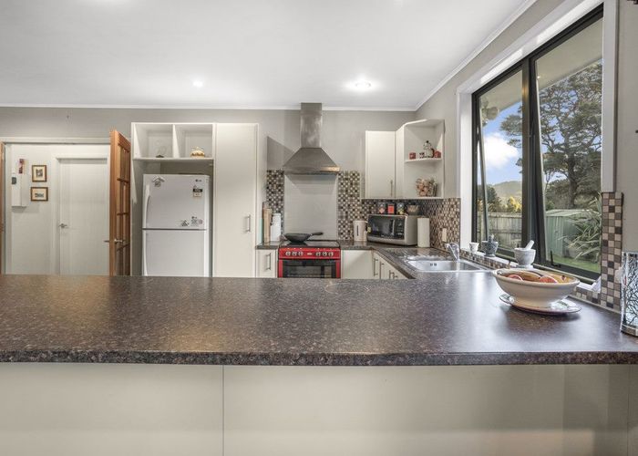  at 37 Pencarrow Crescent, Wainuiomata, Lower Hutt