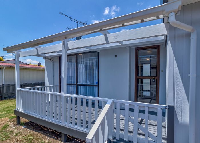  at 2/30 Gifford Road, Papatoetoe, Auckland