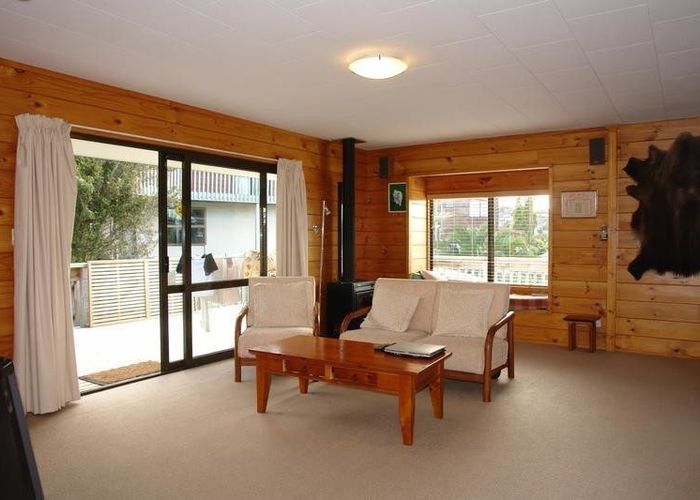  at 8B Camilla Grove, Totara Vale, North Shore City, Auckland