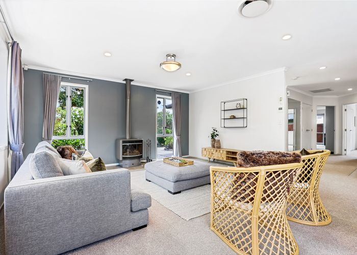  at 3 Milbrook Place, Chartwell, Hamilton
