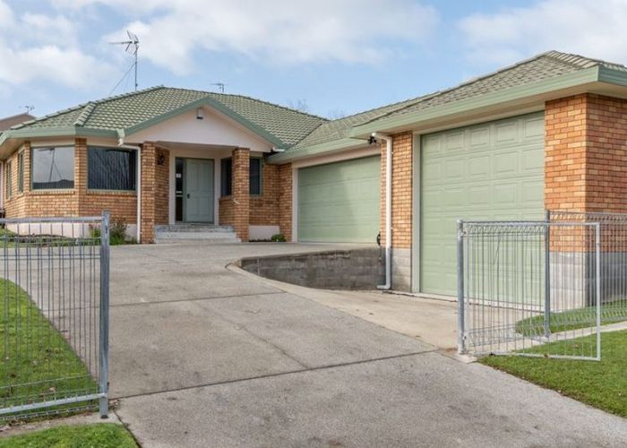  at 265 Grandview Road, Western Heights, Hamilton