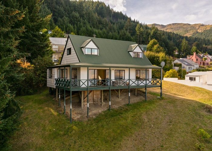  at 1 Von Place, Fernhill, Queenstown