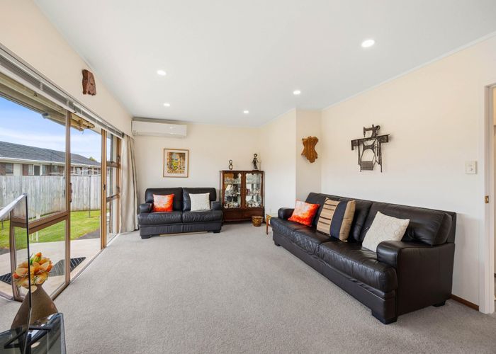  at 5/33 Swanson Road, Henderson, Waitakere City, Auckland