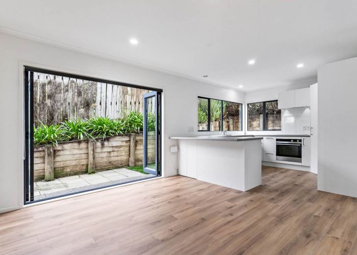  at 5/35 Highgrove Lane, Totara Vale, North Shore City, Auckland