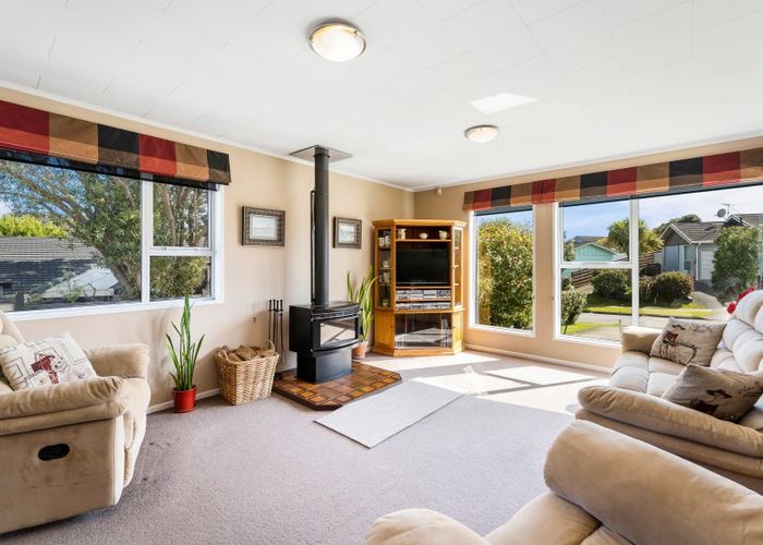  at 48 Ayton Drive, Whitby, Porirua