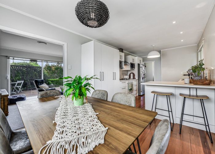  at 8 Springfield Crescent, Enderley, Hamilton