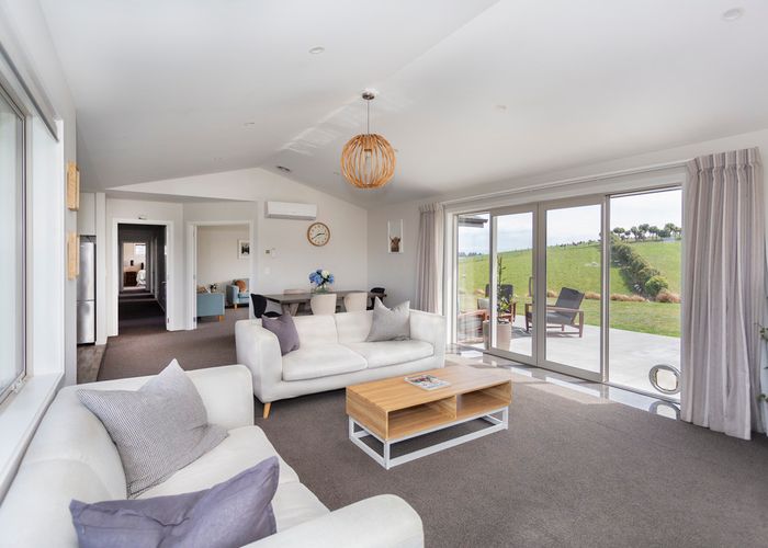  at 6/102 Beach Road, Awamoa