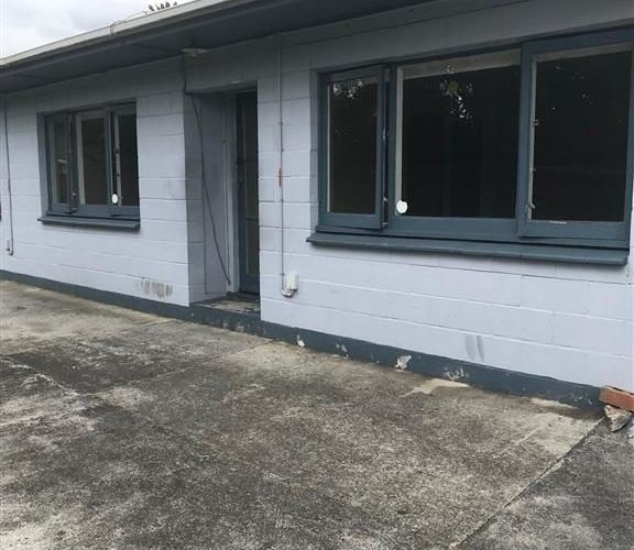  at 2/23 Driver Road, Mangere East, Auckland