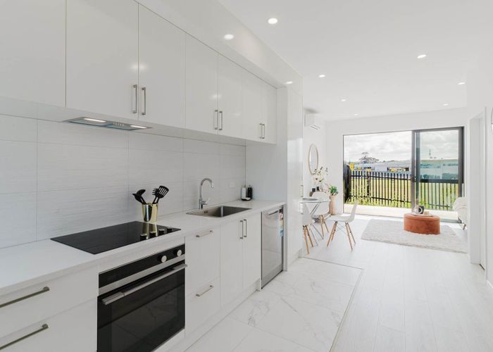  at 4/17 Barneys Farm Road, Clendon Park, Manukau City, Auckland