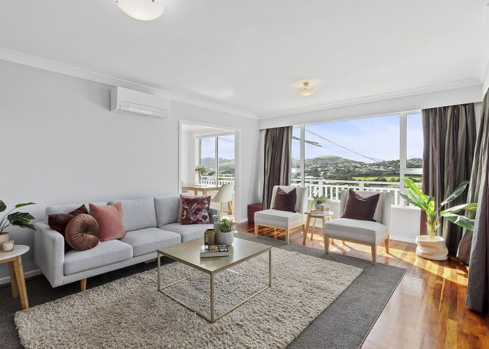  at 7 Alwyn Place, Newlands, Wellington