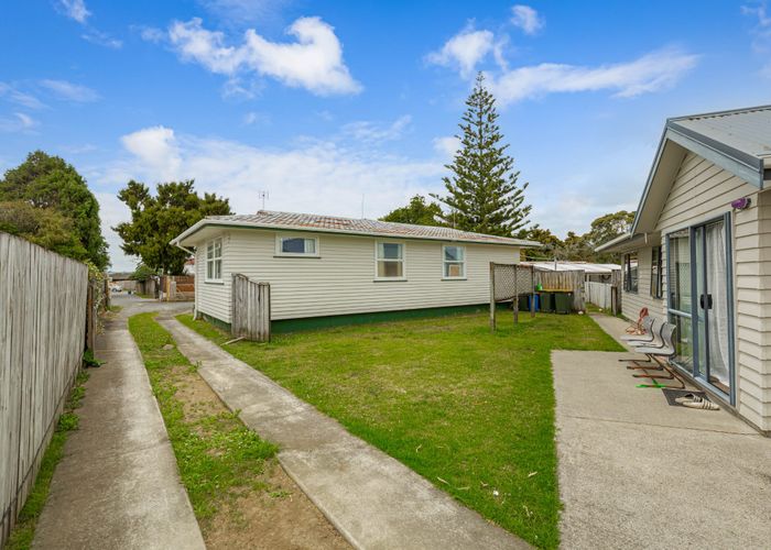  at 39 Rewarewa Road, Te Atatu Peninsula, Auckland