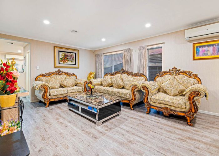  at 33 Sarteano Drive, Manurewa, Manukau City, Auckland