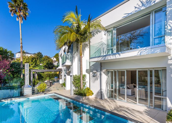  at 32B Bassett Road, Remuera, Auckland