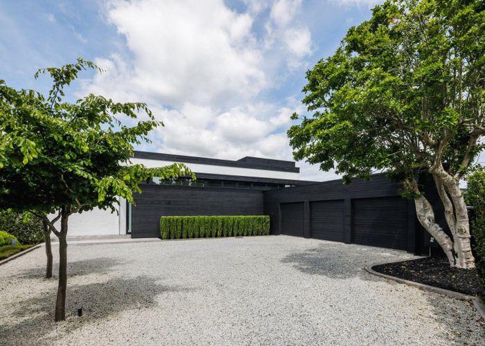  at 92 Braid Road, St Andrews, Hamilton