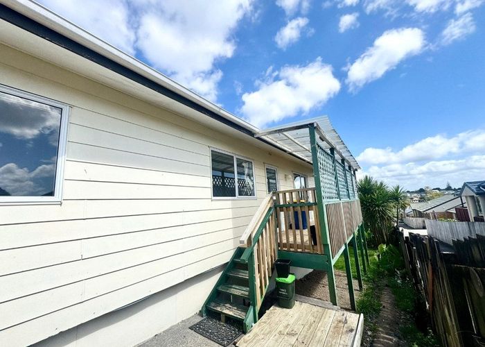 at 2/103 Hutchinson Avenue, New Lynn, Waitakere City, Auckland