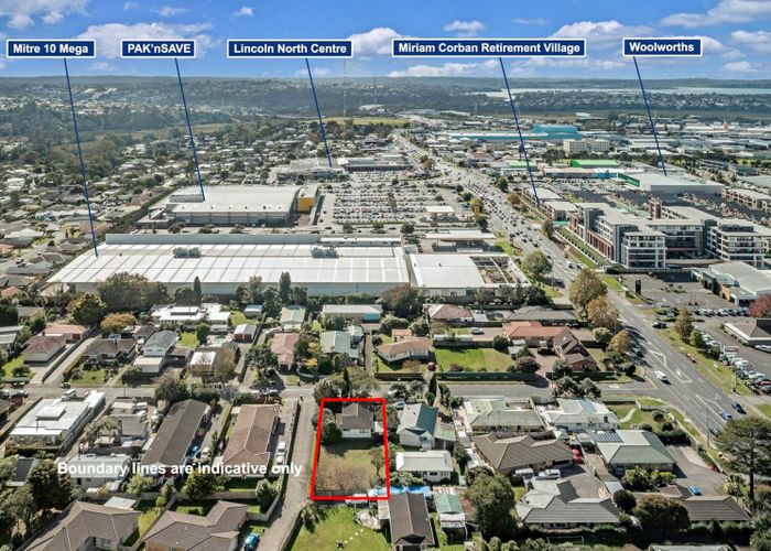  at 5 Poinsettia Place, Henderson, Waitakere City, Auckland