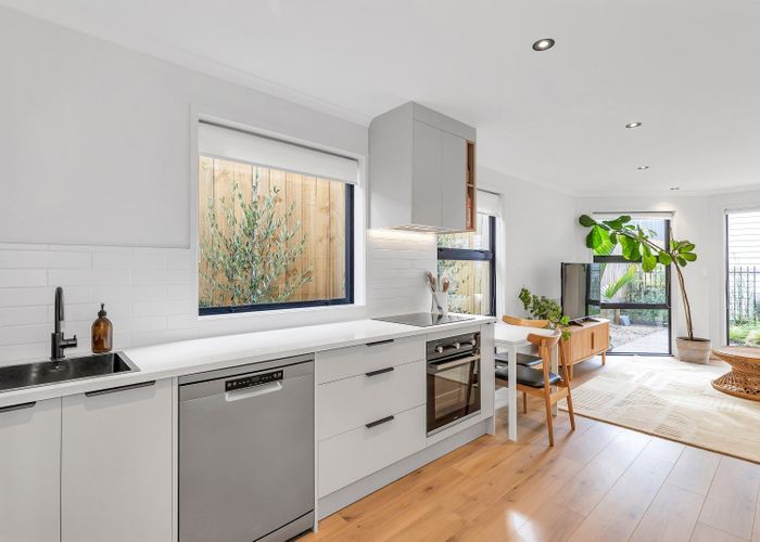  at 1092B Great North Road, Point Chevalier, Auckland