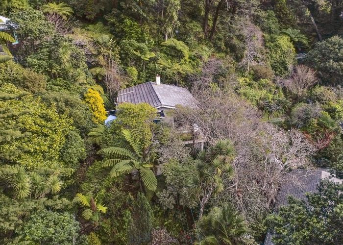  at 8 Huia Road, Days Bay, Lower Hutt