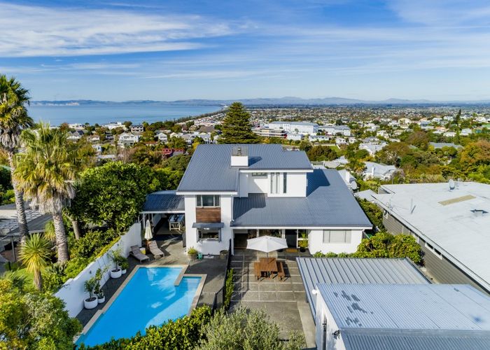  at 2 Cobden Road, Bluff Hill, Napier