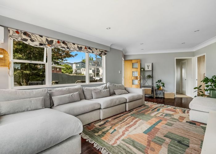  at 10 Awaroa Road, Sunnyvale, Waitakere City, Auckland